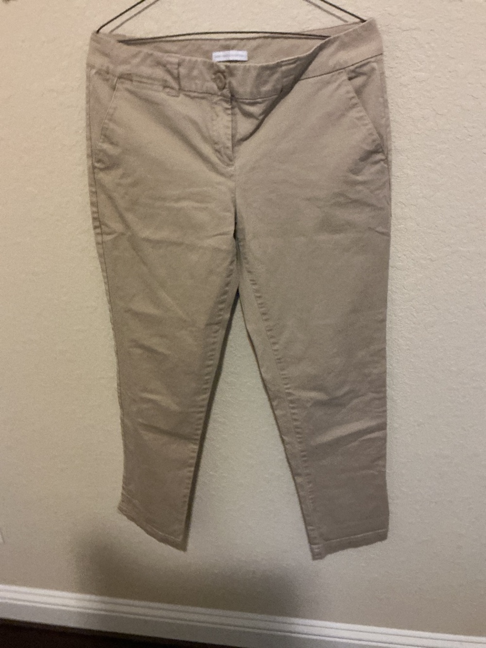 New York and Company size 6 tan trouser